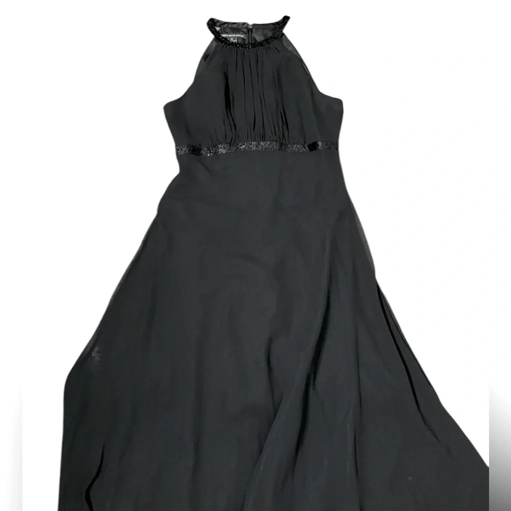 Jones Wear Black Elegant Halter Neck A Line Gown with Intricate Beading Size 8 - Picture 3 of 7